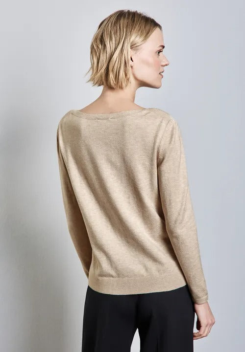 Mjuk tröja med ubåtringning, beige