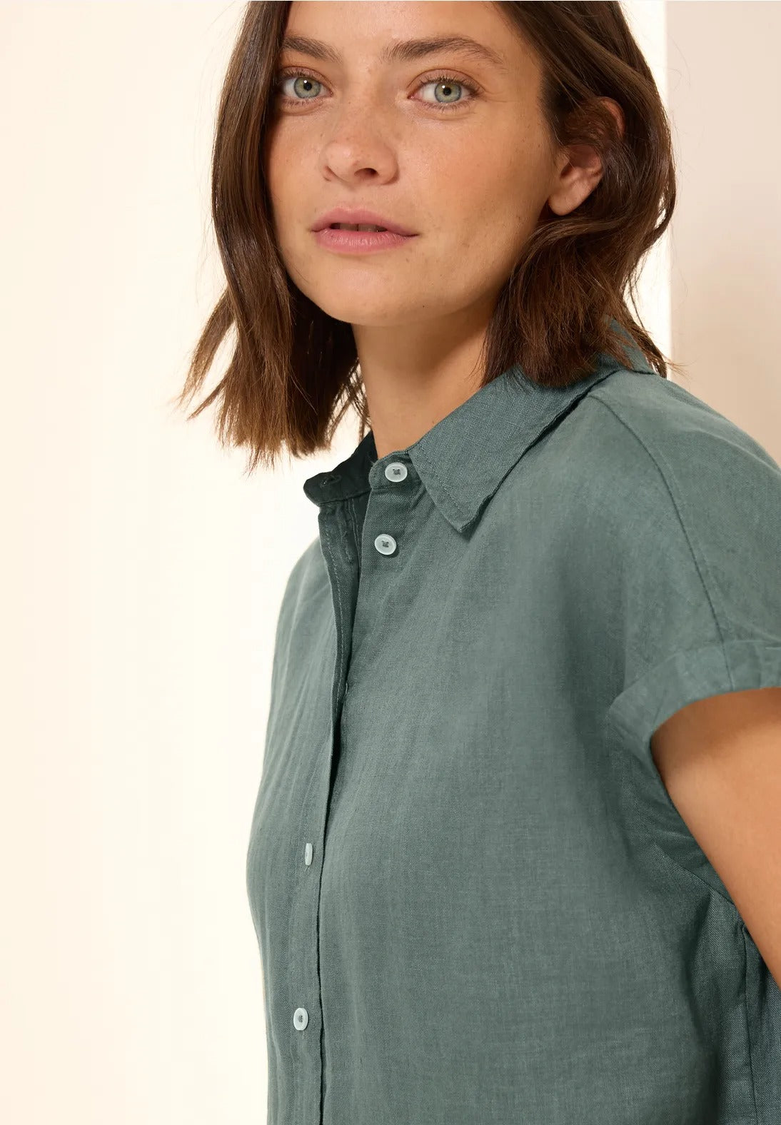 Kortärmad linneblus, 100% linne , khaki green