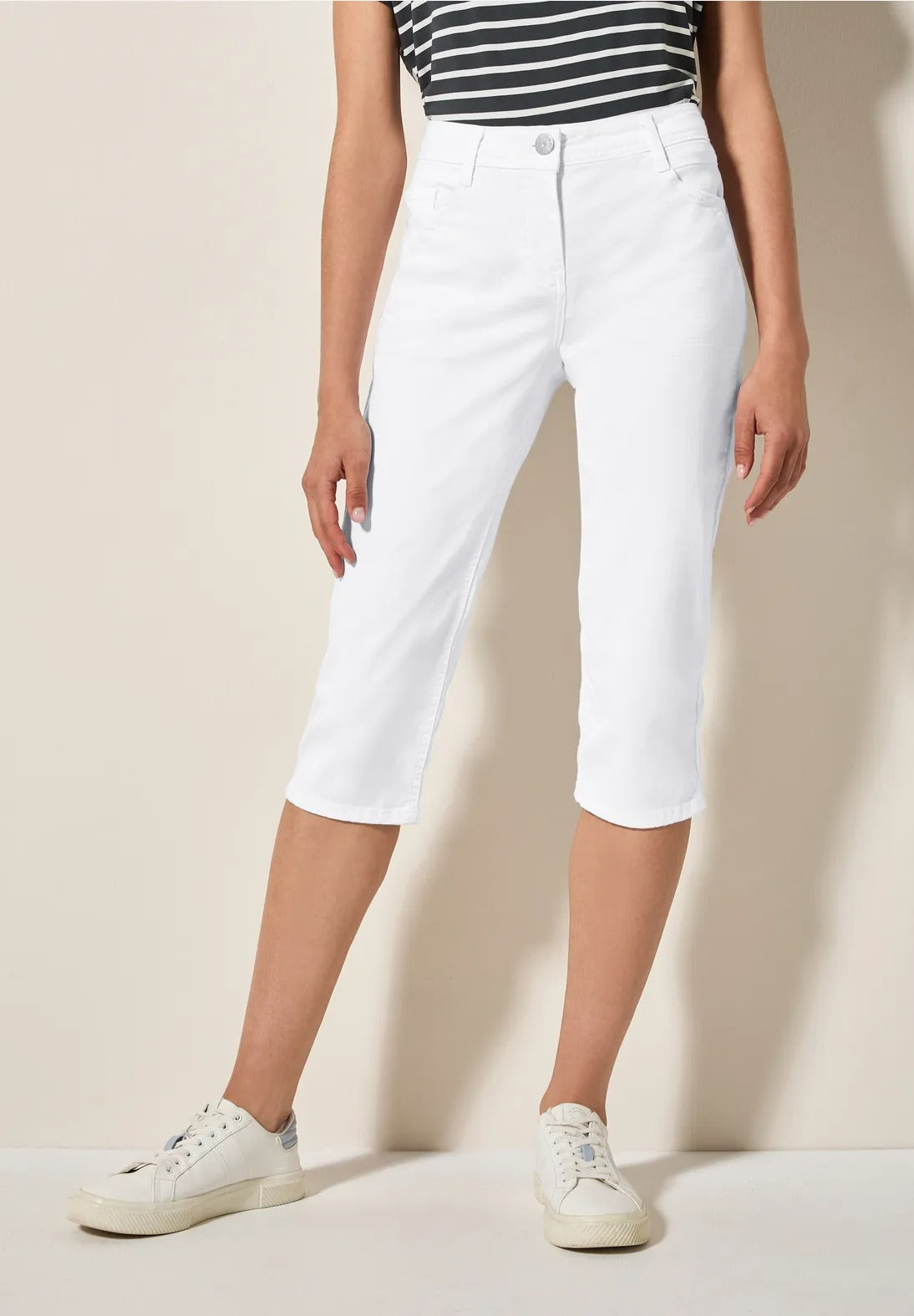 Vita Capri Jeans modell Toronto, hög midja