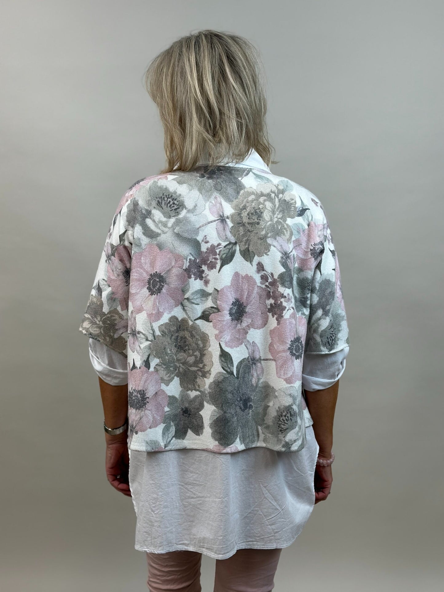 Ponchotröja med blommönster i viskosmix, rosa