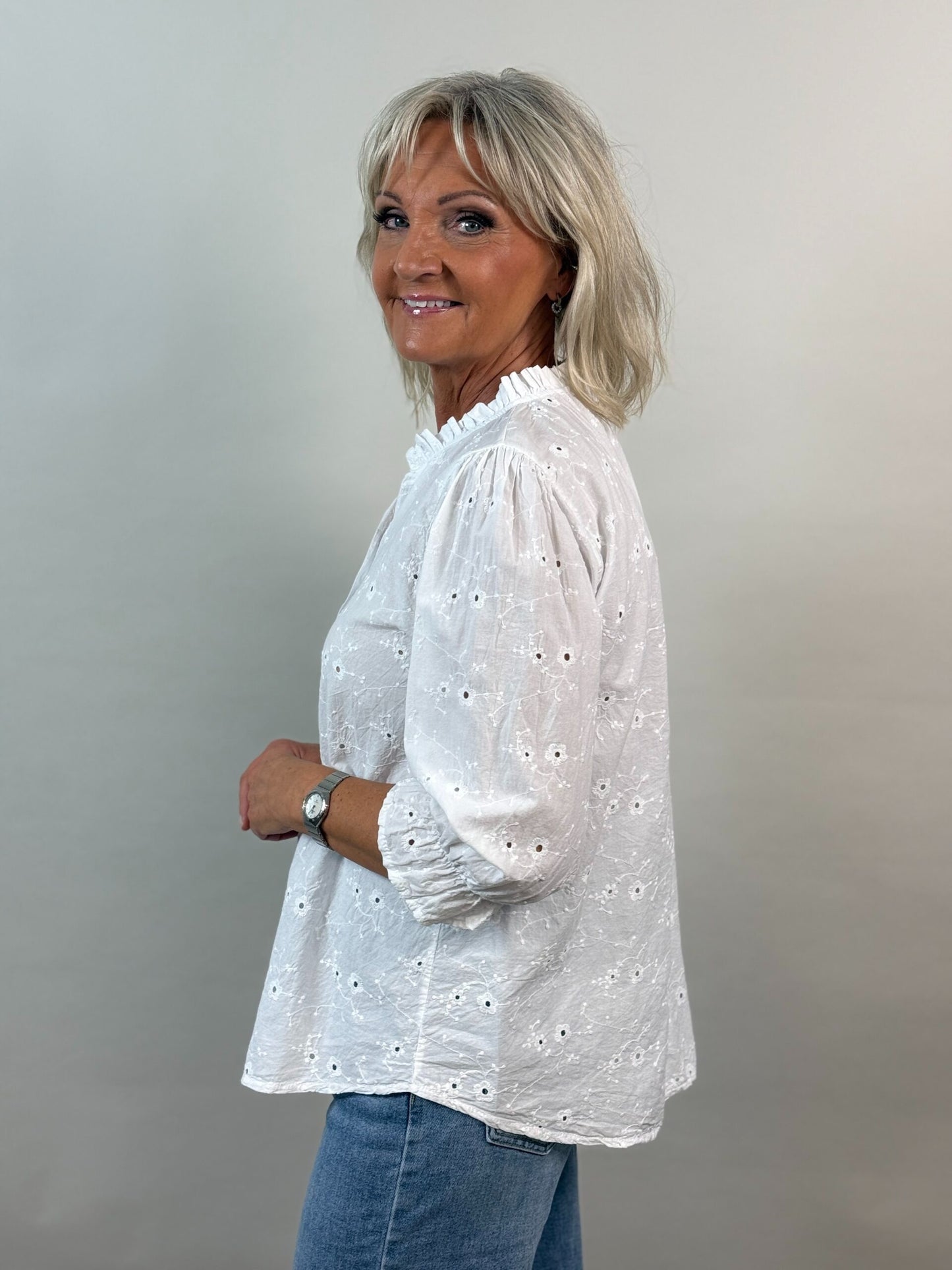 Blus med brodyr från Mixbyheart, Madina, bomull