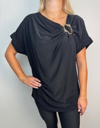 Draperad topp med gulddetalj , svart