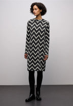 Supermjuk mönstrad klänning från Street One