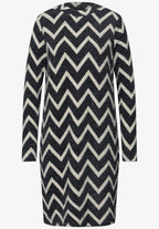 Supermjuk mönstrad klänning från Street One