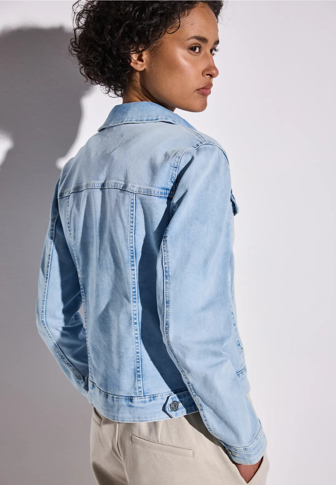 Jeansjacka med blekt look