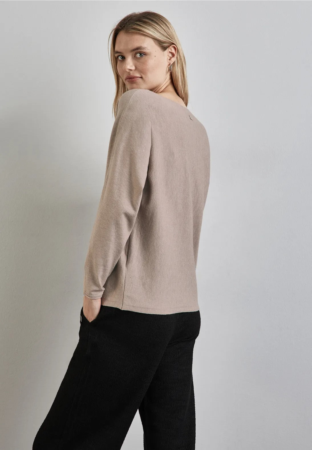 Dolman tröja med detaljer