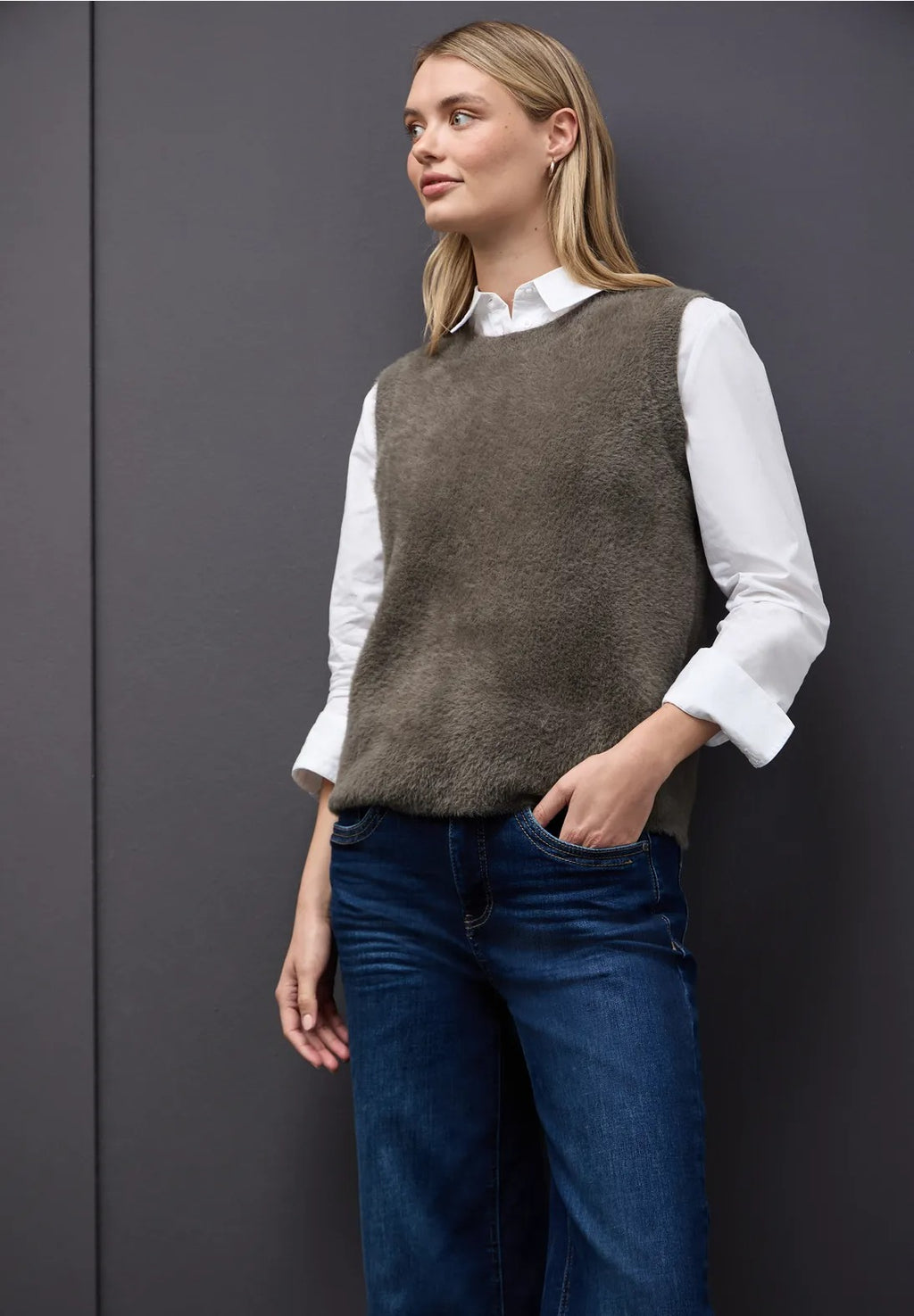 Fjädergarn väst från Street One, brun