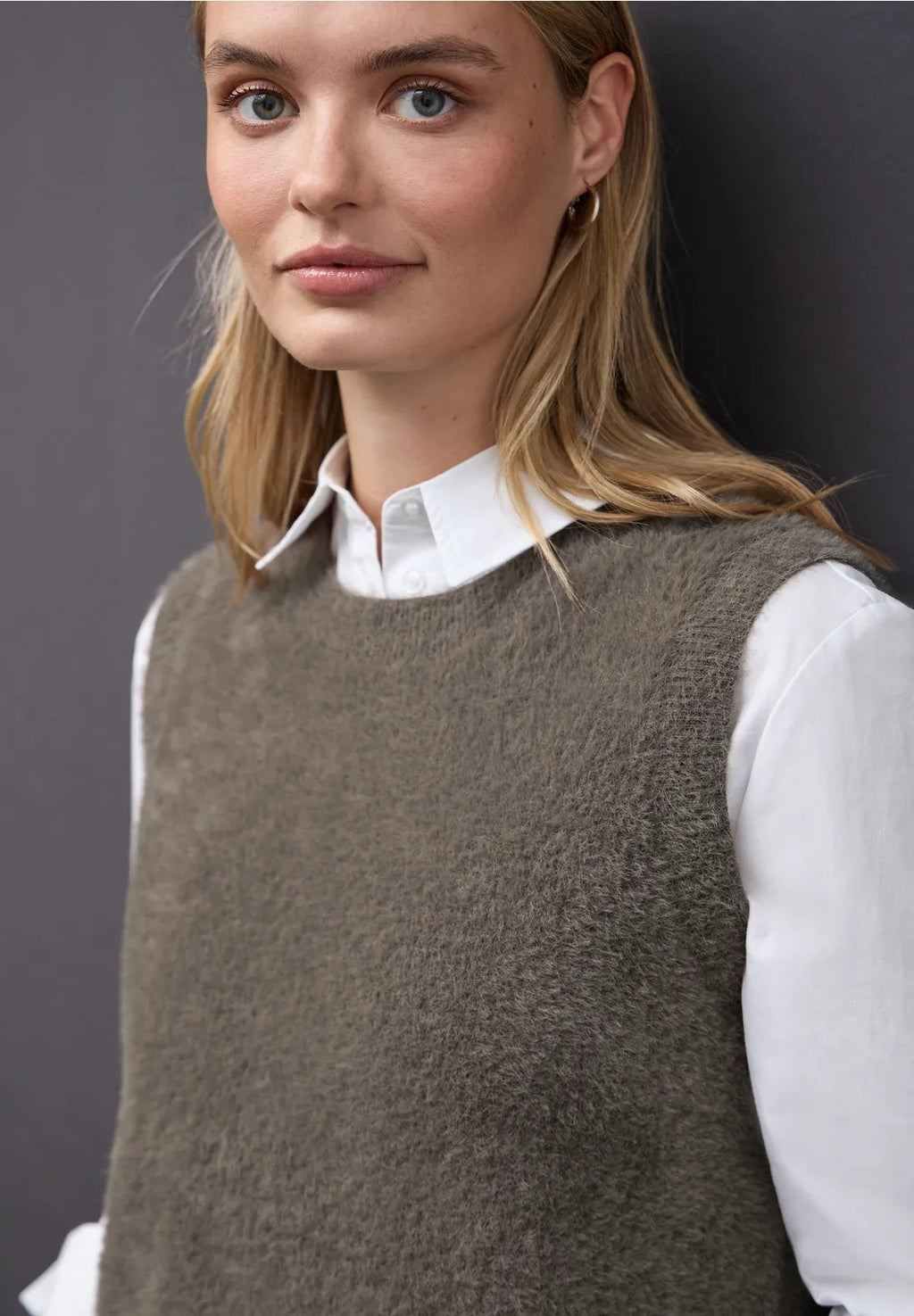 Fjädergarn väst från Street One, brun