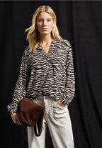 Zebramönstrad viskosblus från Street One