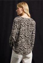 Zebramönstrad viskosblus från Street One