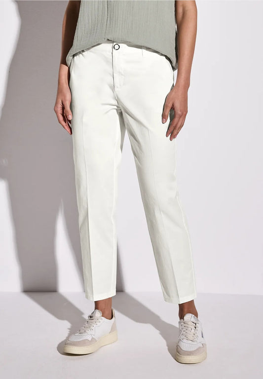 Mjuk chinos twill 28 längd, off white