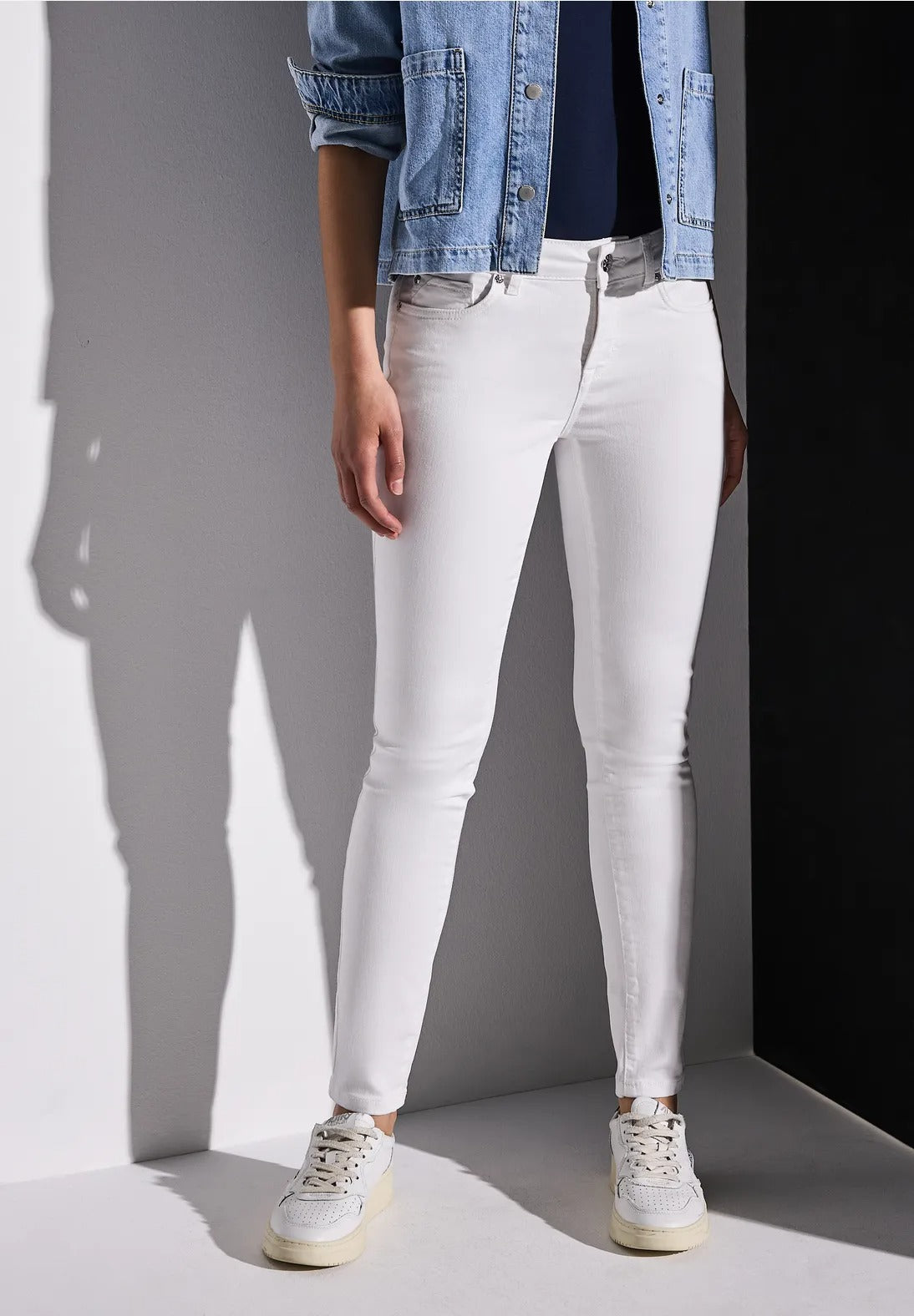 Jeans modell York, medelhög midja, 30 längd