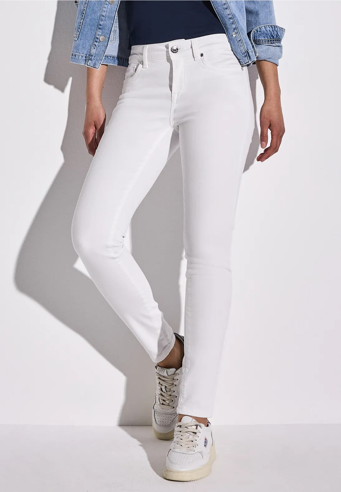 Jeans modell York, medelhög midja, 30 längd