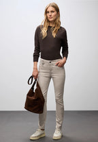 Coatad byxa modell York, medelhög midja , smala ben, sand