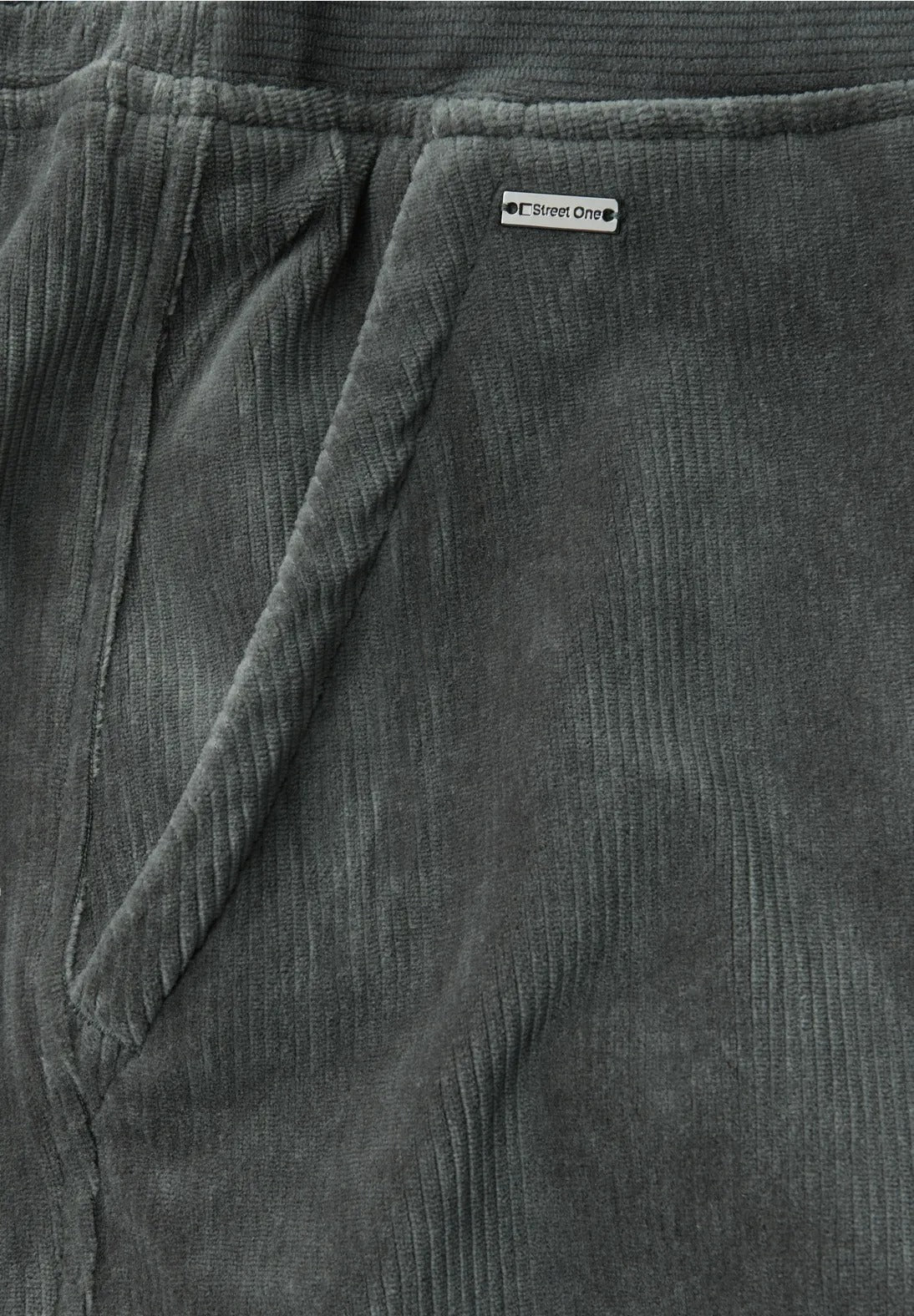 Manchesterbyxa från Street One, ledig, rak passform med hög midja , grön