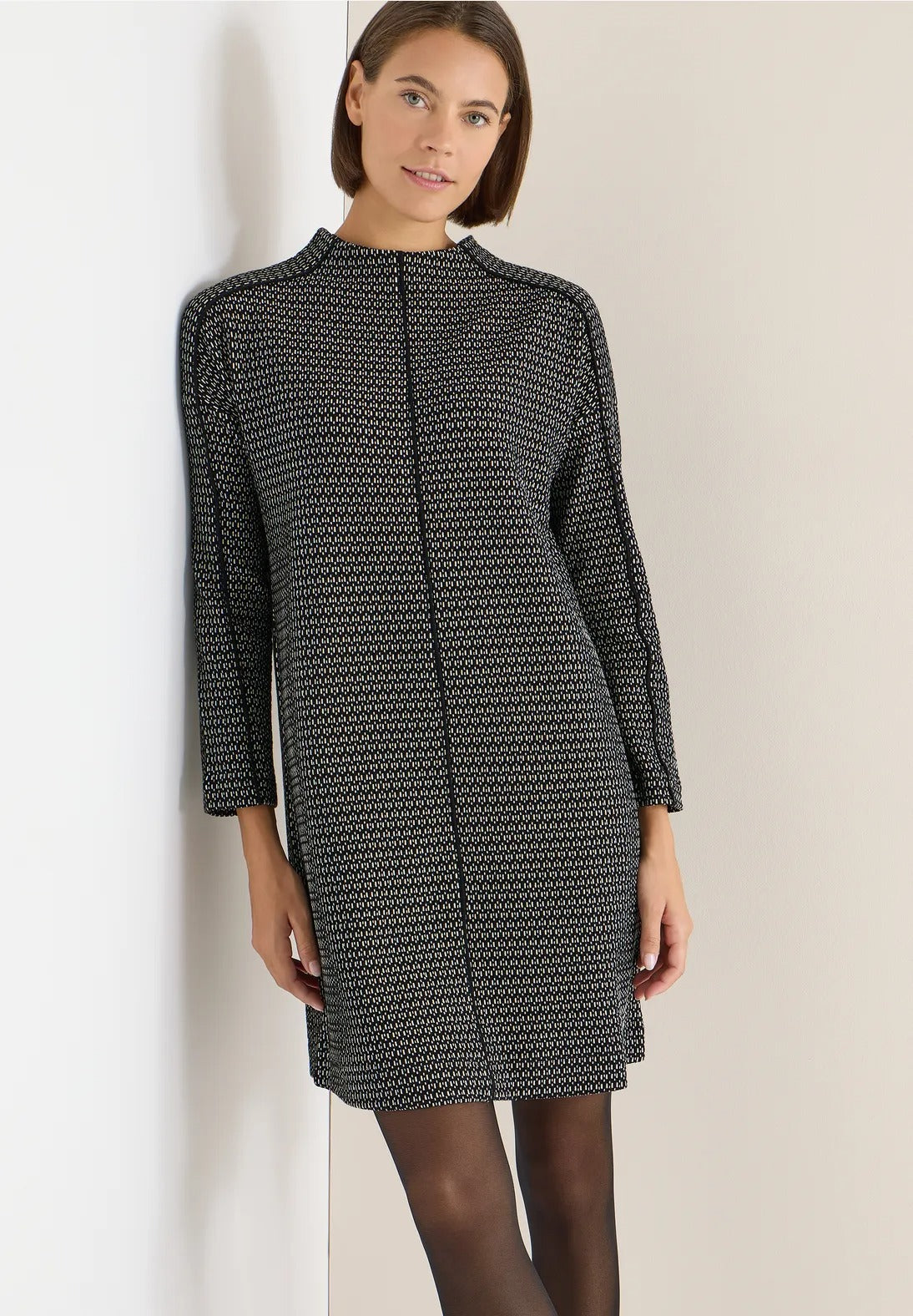 Klänning med tvåfärgad textur