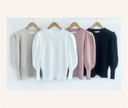 Stickad tröja med liten puffärm från Caramelle, fyra färger