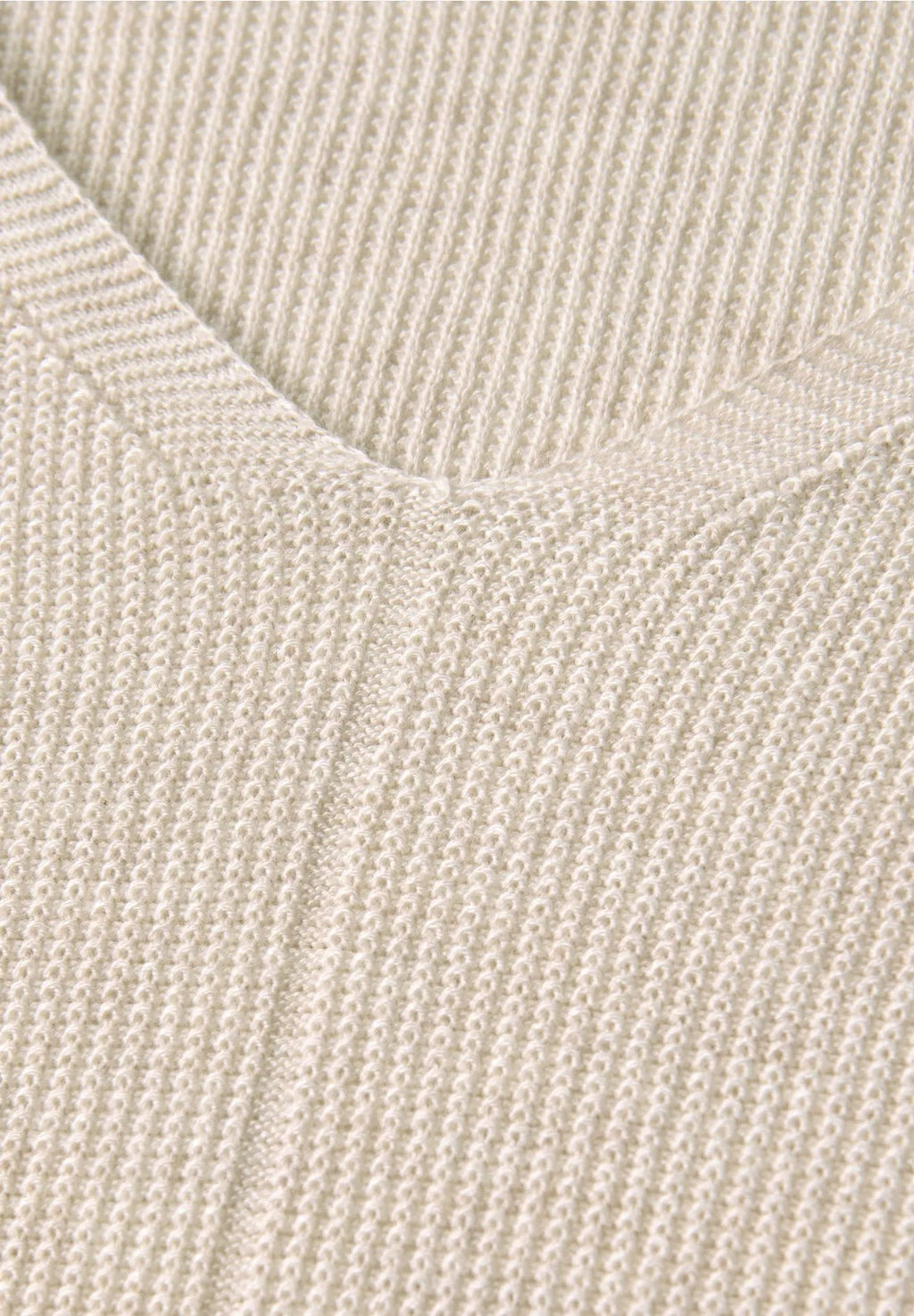 V-ringad stickad tröja, beige melange