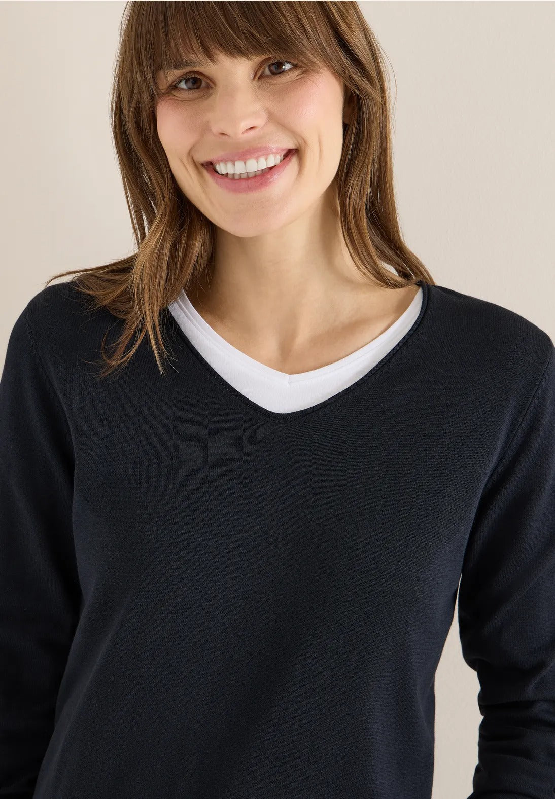 V-ringad tunnstickad tröja från Cecil, universal bå