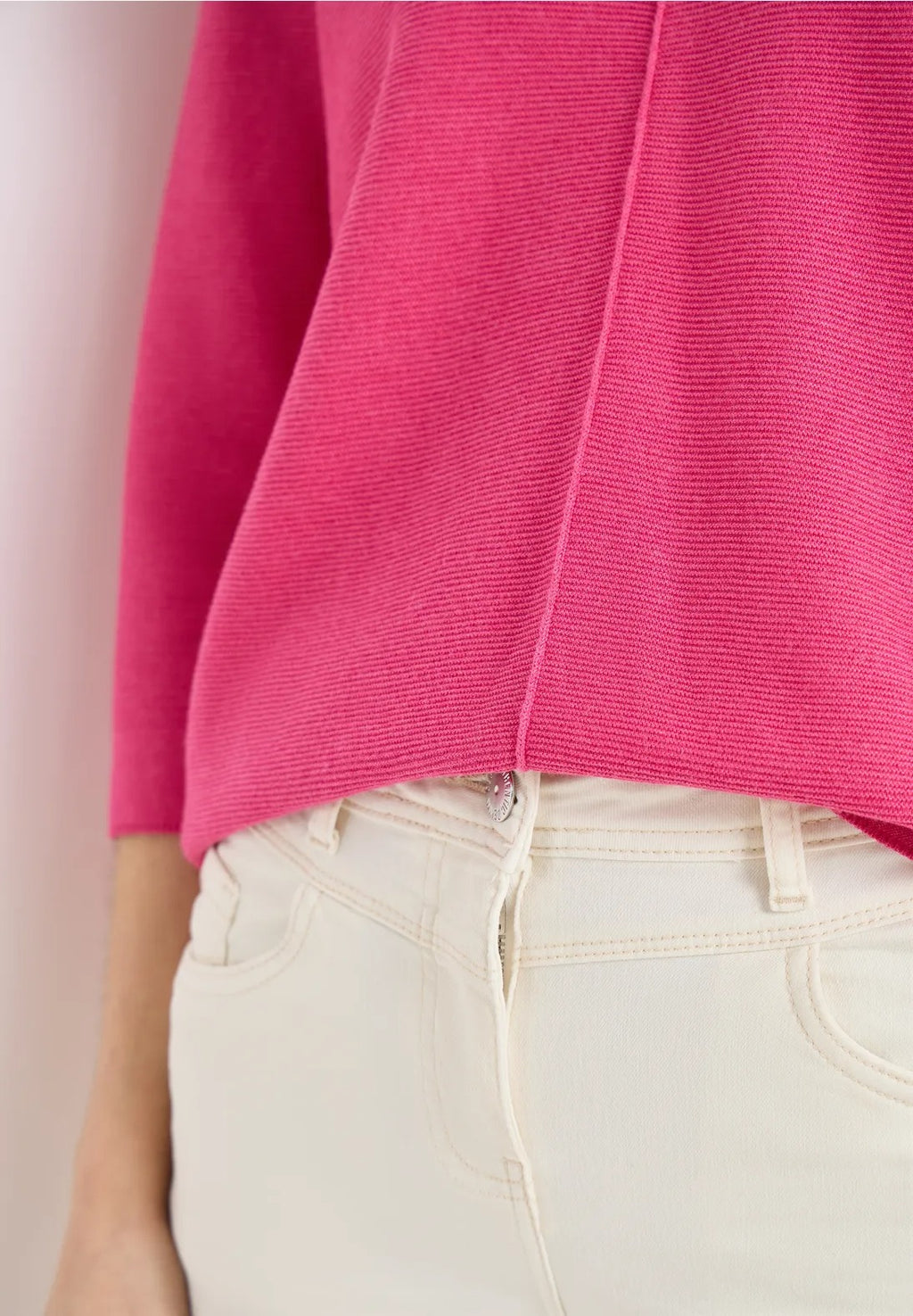 V-ringad tunnstickad tröja med 3/4 ärm från Cecil, cerise rosa