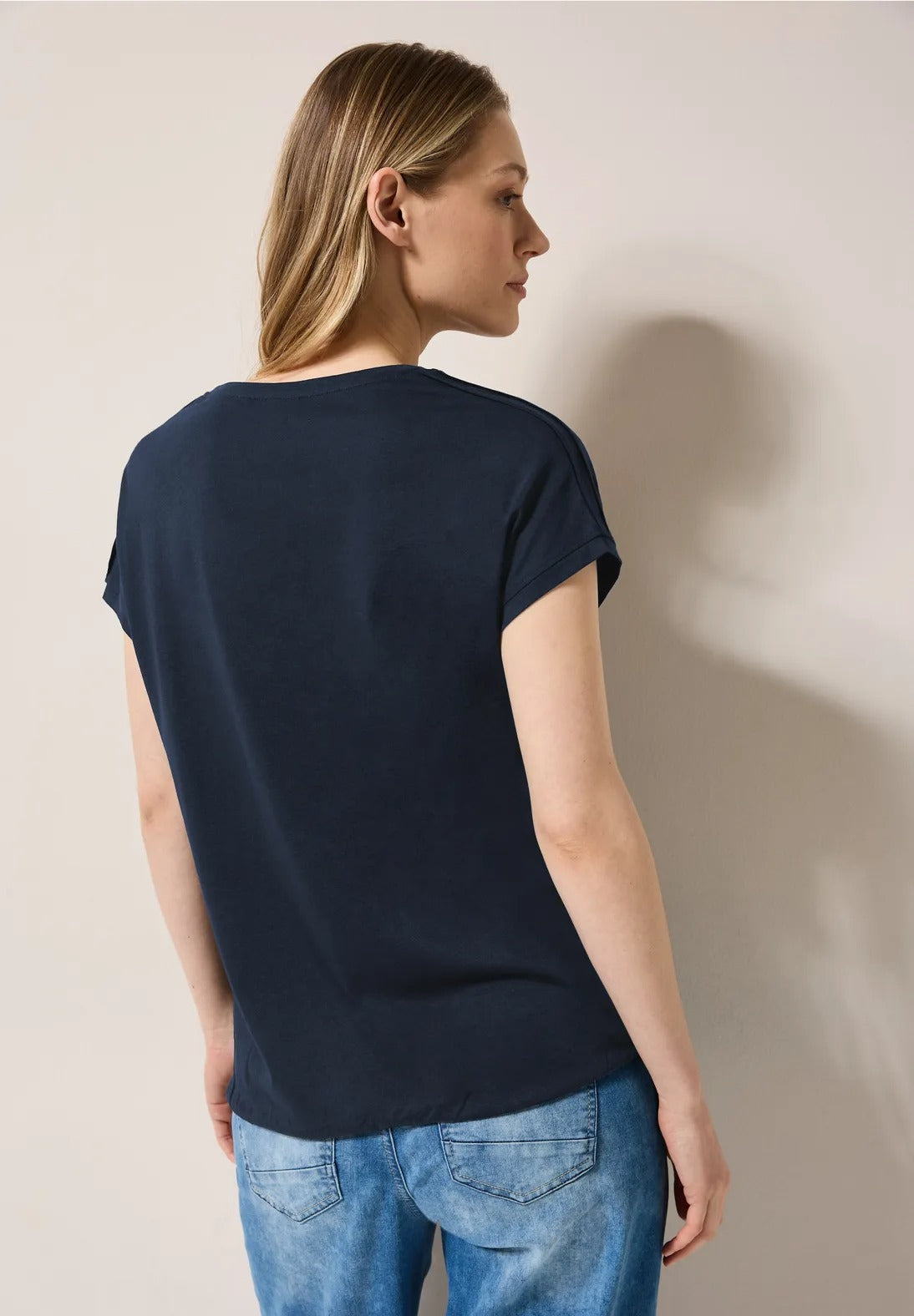 T-shirt med axeldetalj, fyra färger