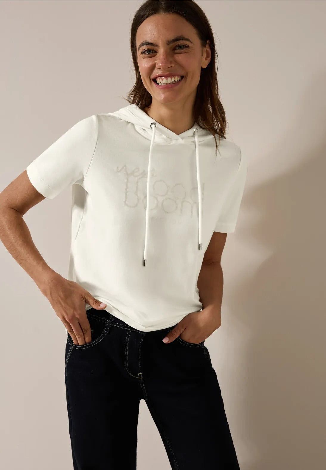T-shirt med huva