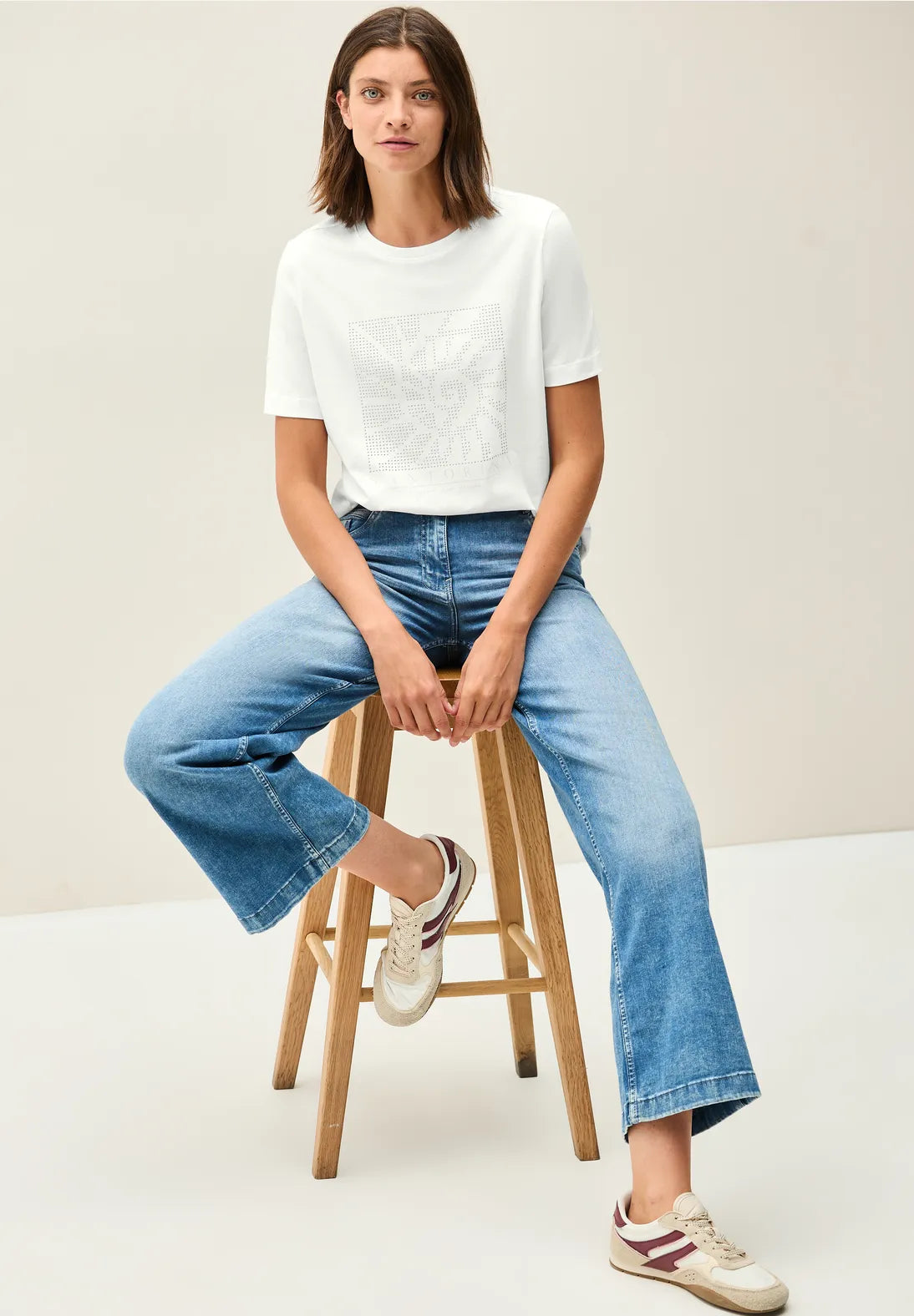 T-shirt med ädelstenar, offwhite