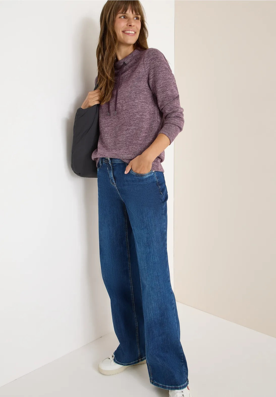 Melerad ribbad tröja med trattkrage, vinröd