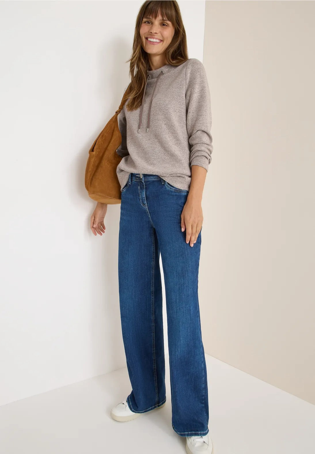 Melerad ribbad tröja med trattkrage, chokladmousse melange