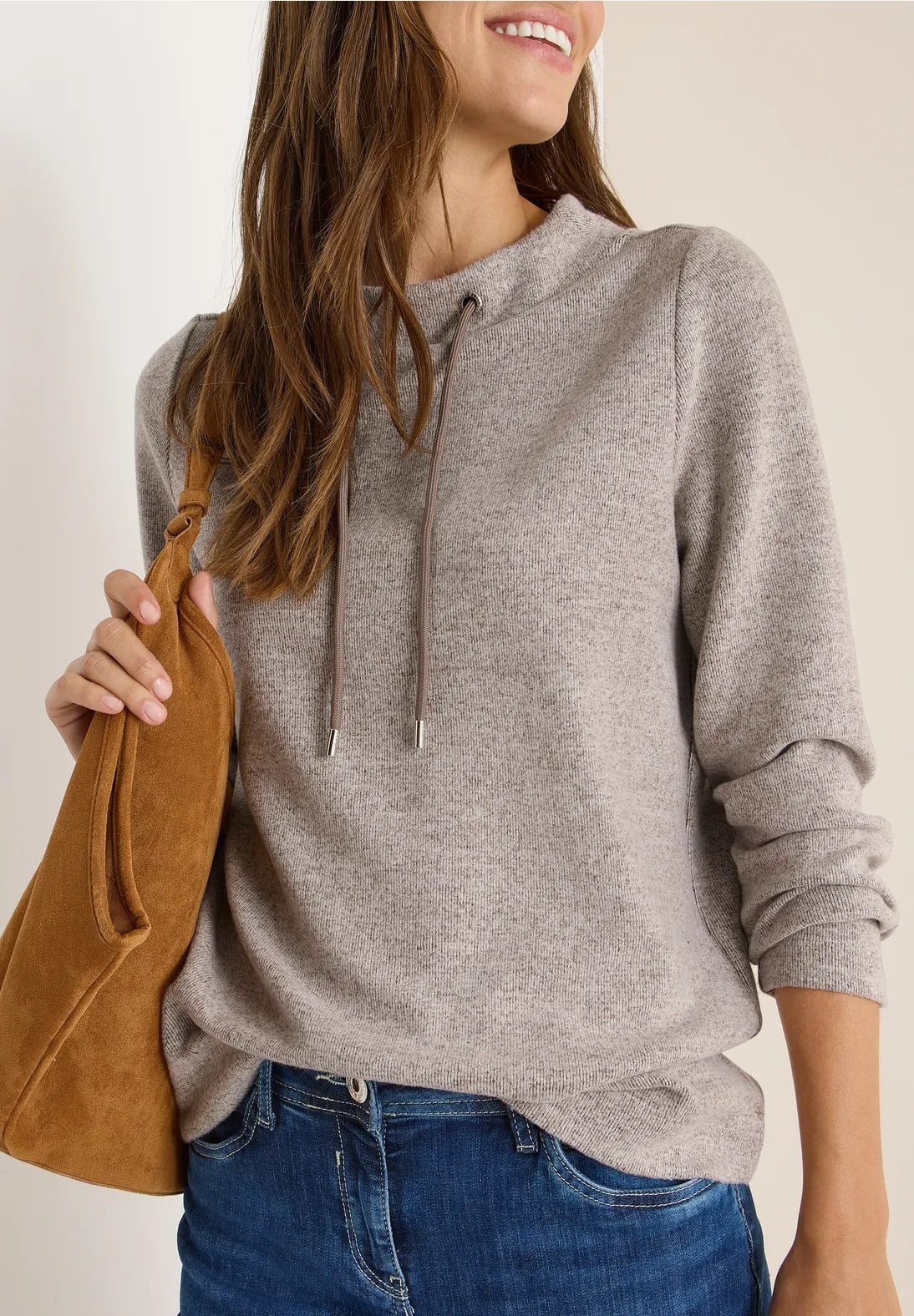 Melerad ribbad tröja med trattkrage, chokladmousse melange