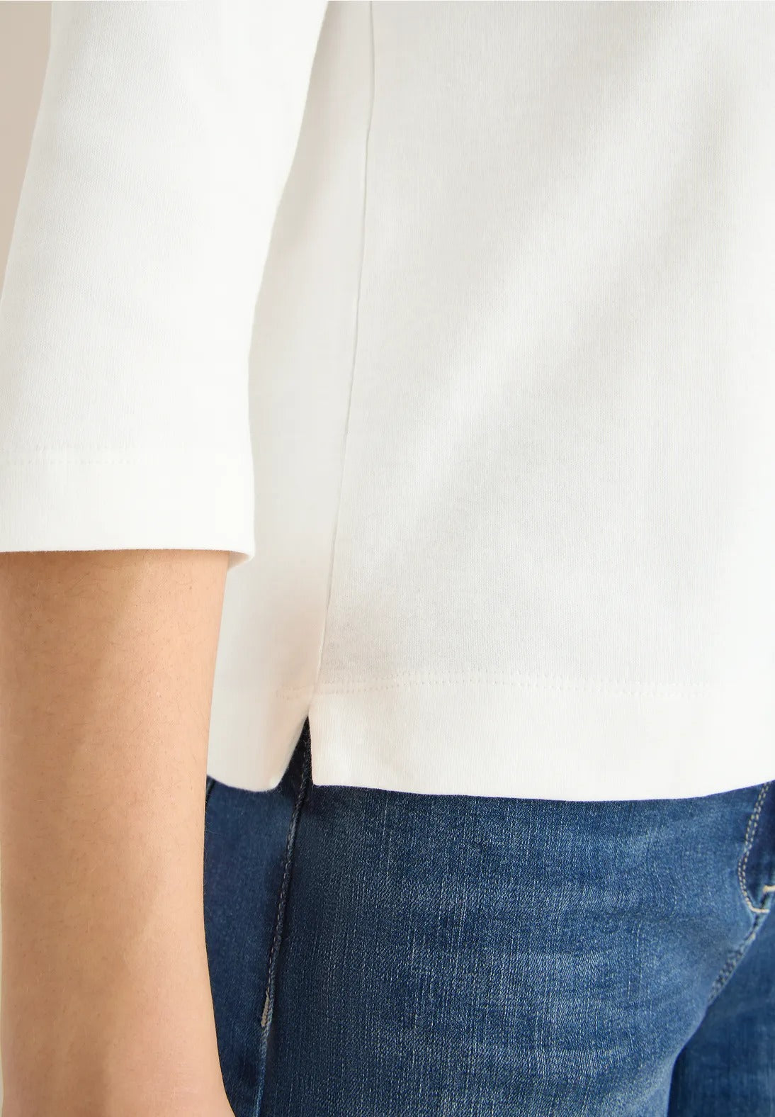 Tröja med skimrande text, vaniljvit från Cecil