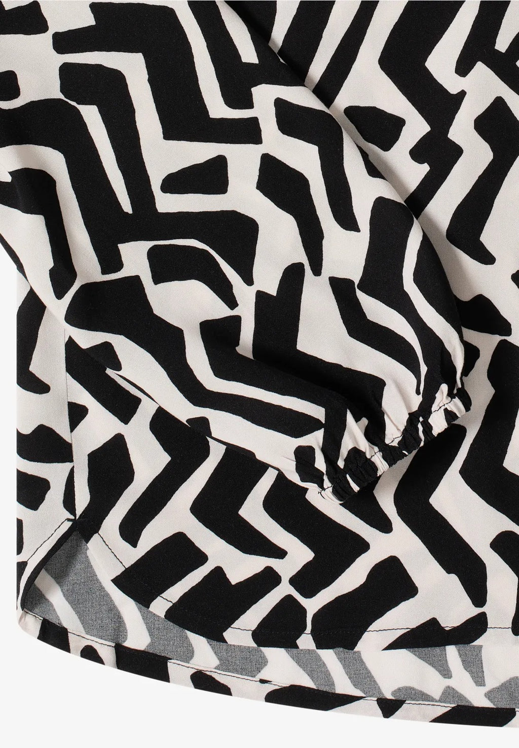 Mönstrad blus i viskos från Cecil