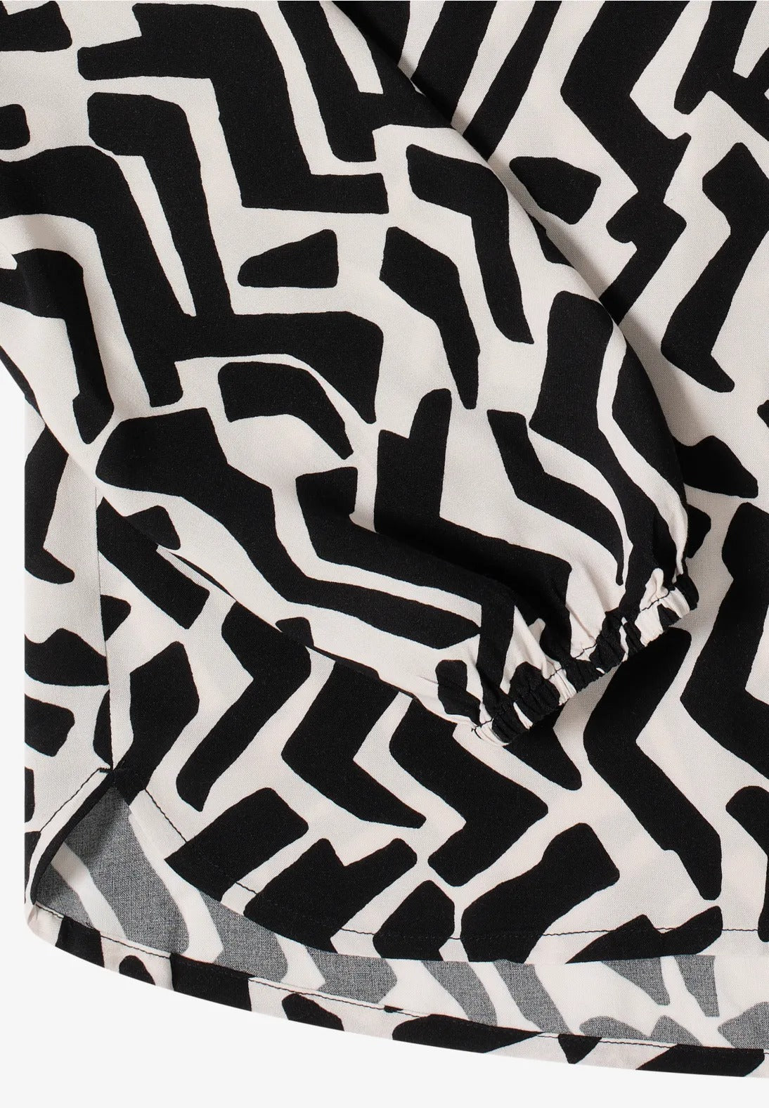 Mönstrad blus i viskos från Cecil