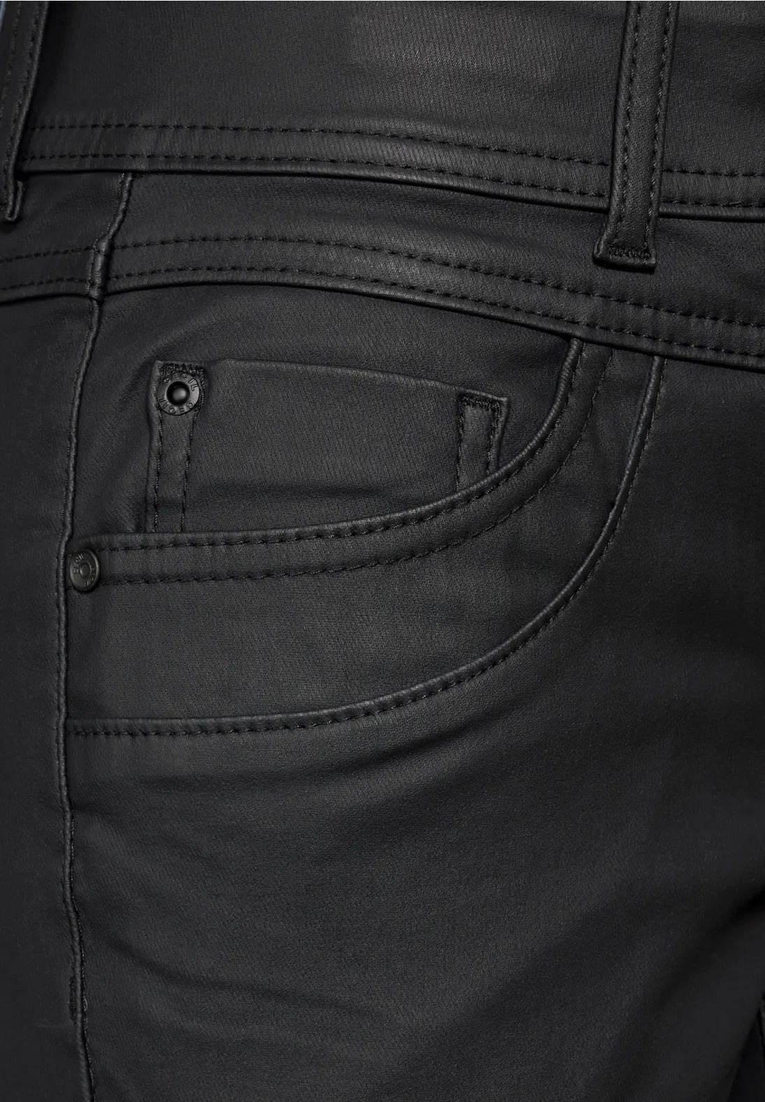 Coated byxa modell Scarlett, medelhög midja, svart