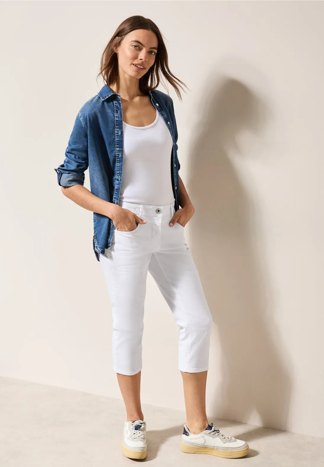 Scarlett Jeans , white  22 längd