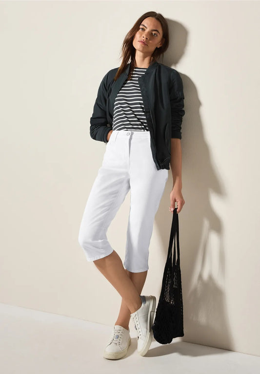 Vita Capri Jeans modell Toronto, hög midja