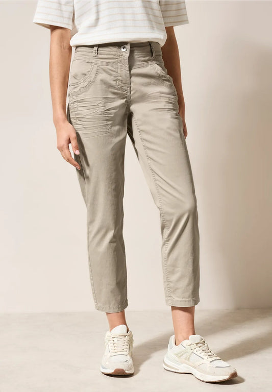 Bomullsbyxa  Scarlett modell  , casual , 26 längd,  beige