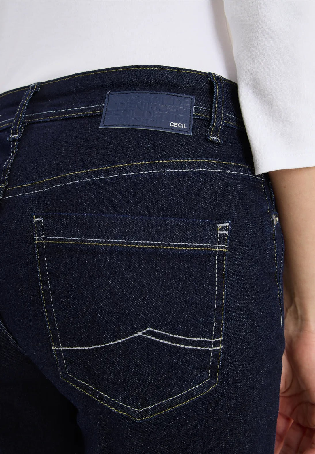 Slim-fit Jeans, modell Toronto raka och hög midja, mörkblå