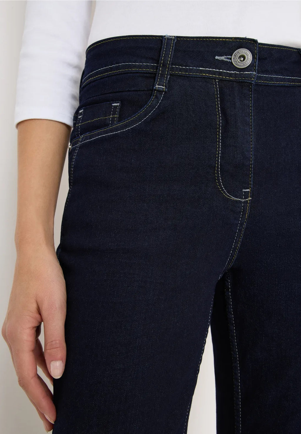 Slim-fit Jeans, modell Toronto raka och hög midja, mörkblå