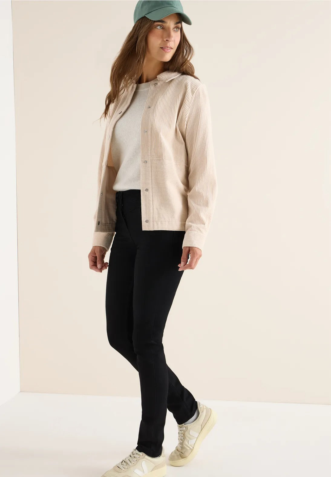 Svarta jeans av favoritmodellen Vicky, hög  midja, 30 o 32 längd