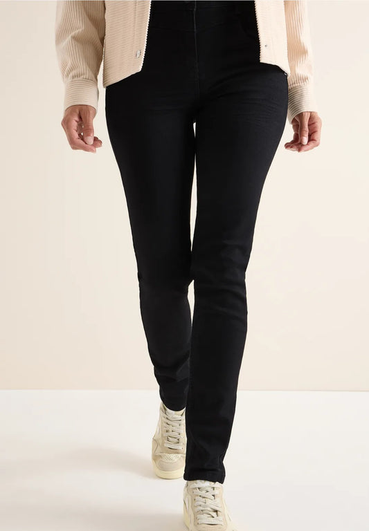 Svarta jeans av favoritmodellen Vicky, hög  midja, 30 o 32 längd