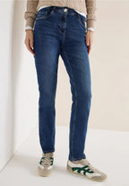 Blå jeans av favoritmodellen Vicky, hög  midja, 28 längd