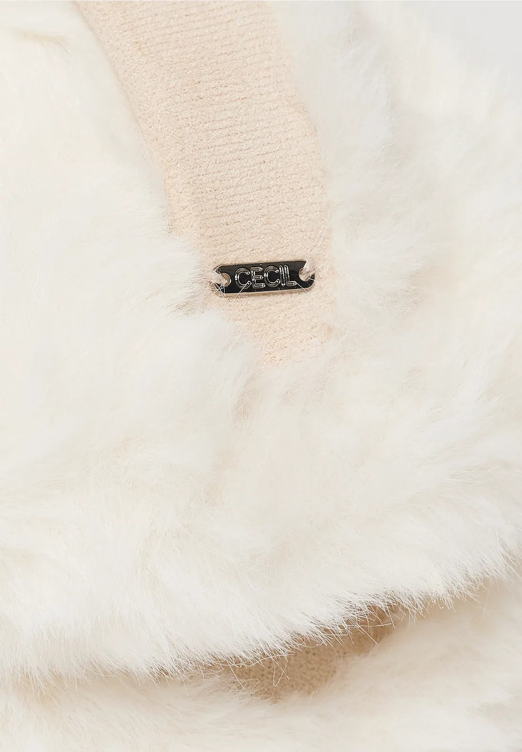 Öronvärmare i fuskpäls