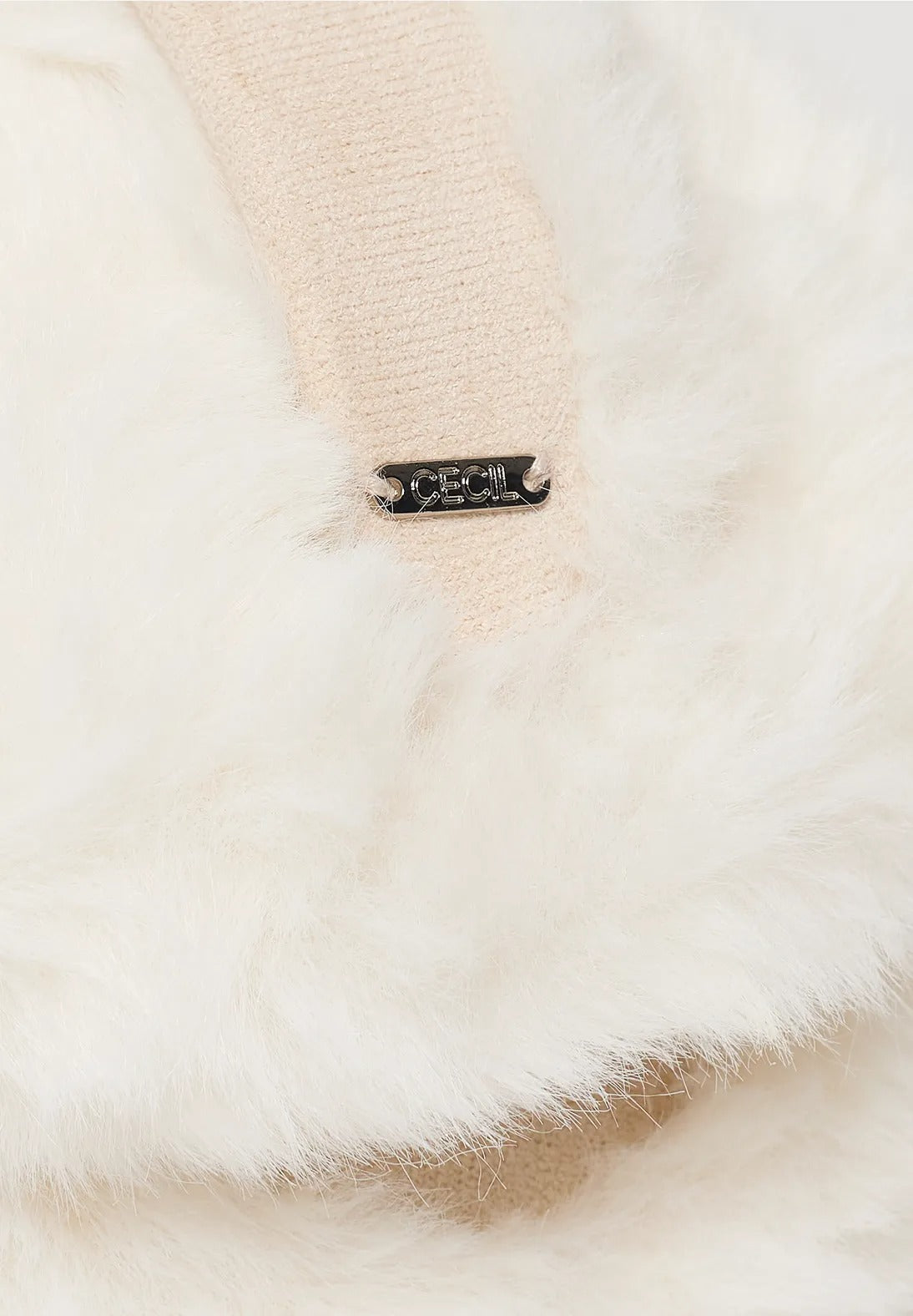 Öronvärmare i fuskpäls