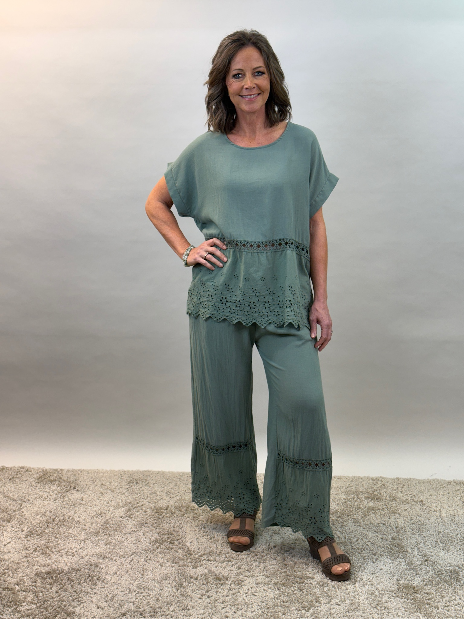 Viskos/linnebyxa med brodyr från Mixbyheart , army