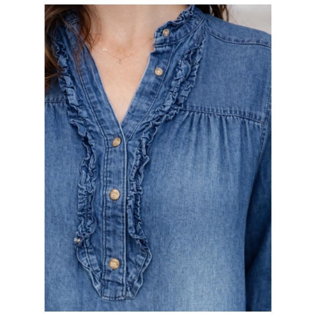 Jeansklänning med krås i tencell, från Chica London