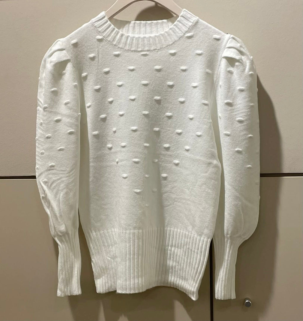 Stickad tröja med liten puffärm från Caramelle, fyra färger