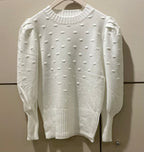 Stickad tröja med liten puffärm från Caramelle, fyra färger