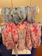 Scarf med blommor från Caramelle, blå