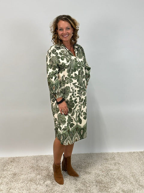 Mönstrad klänning med V-hals från Mixbyheart,  army